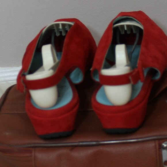 Thierry Rabotin  Madock Low Wedge Red Sling Backe sandals  Italy  size 40/9.5 - Picture 8 of 9